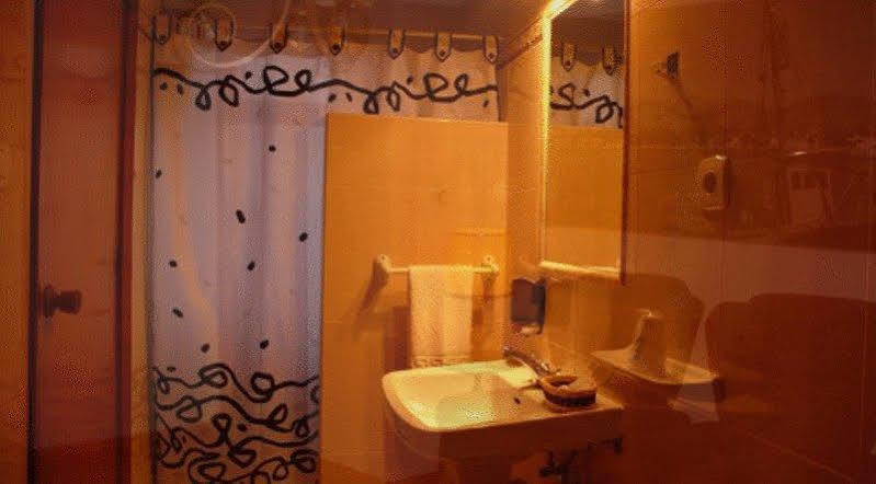 Hostal Cabrera Motril Exteriör bild